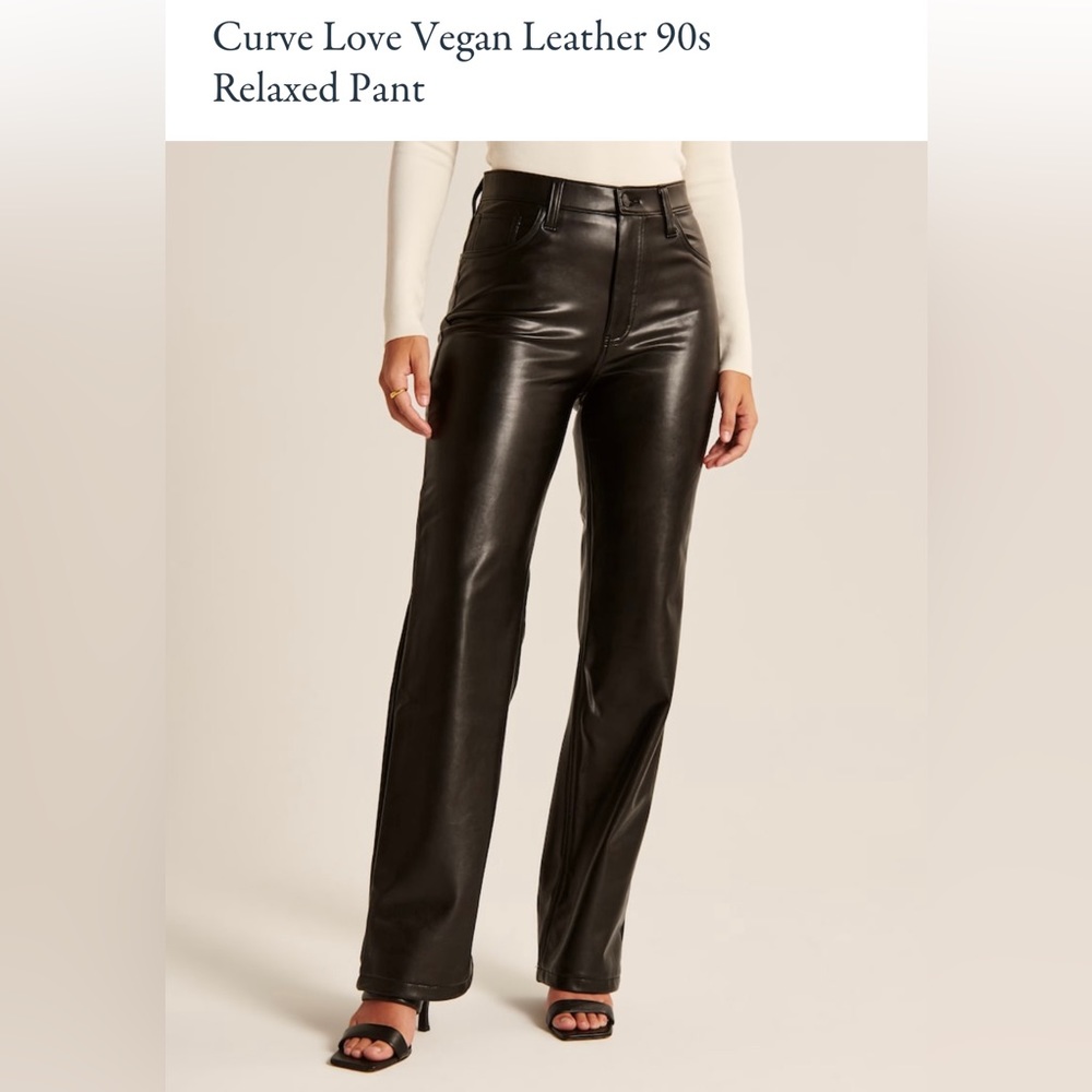 NWT! Curve Love Vegan Leather 90s Relaxed Pant - Size 25 Short
